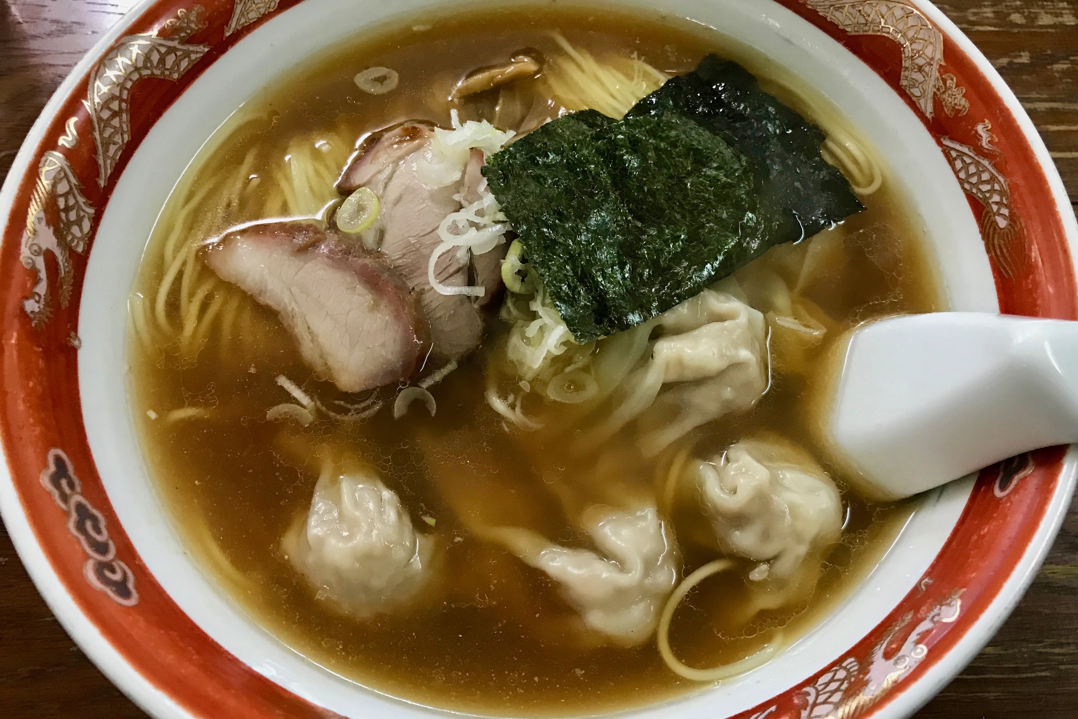 かづ屋・目黒のワンタン麺
